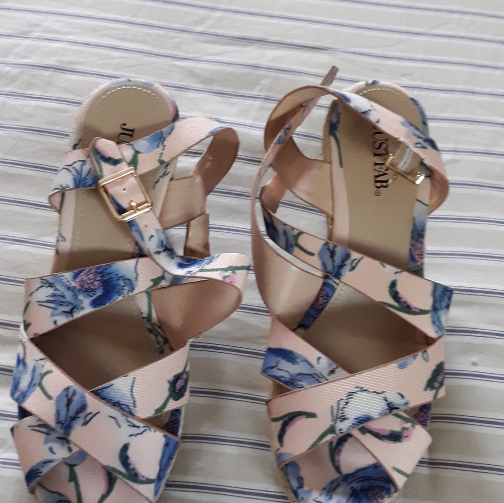 Platform shoes